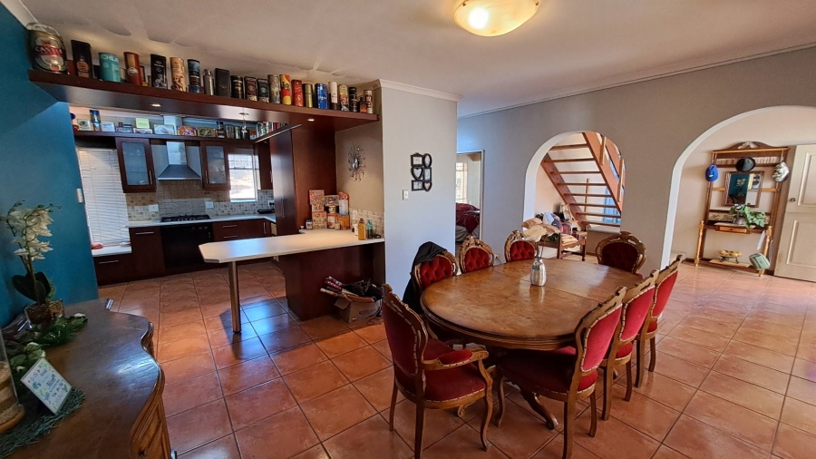 5 Bedroom Property for Sale in Amandelrug Western Cape